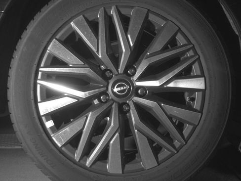 Used 2025 Nissan Altima 2.5 SV FWD image 15