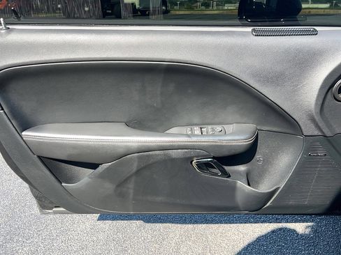 Used 2017 Dodge Challenger SRT Hellcat RWD image 13