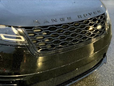 Used 2021 Land Rover Range Rover Velar R-Dynamic S image 10