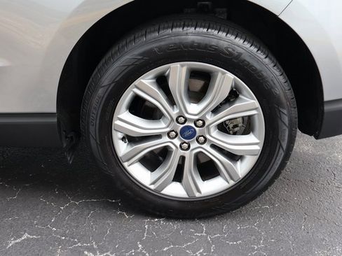 Used 2022 Ford Edge Titanium image 8