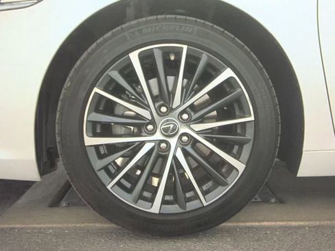 Used 2023 Lexus ES 350 w/ Premium Package FWD image 10