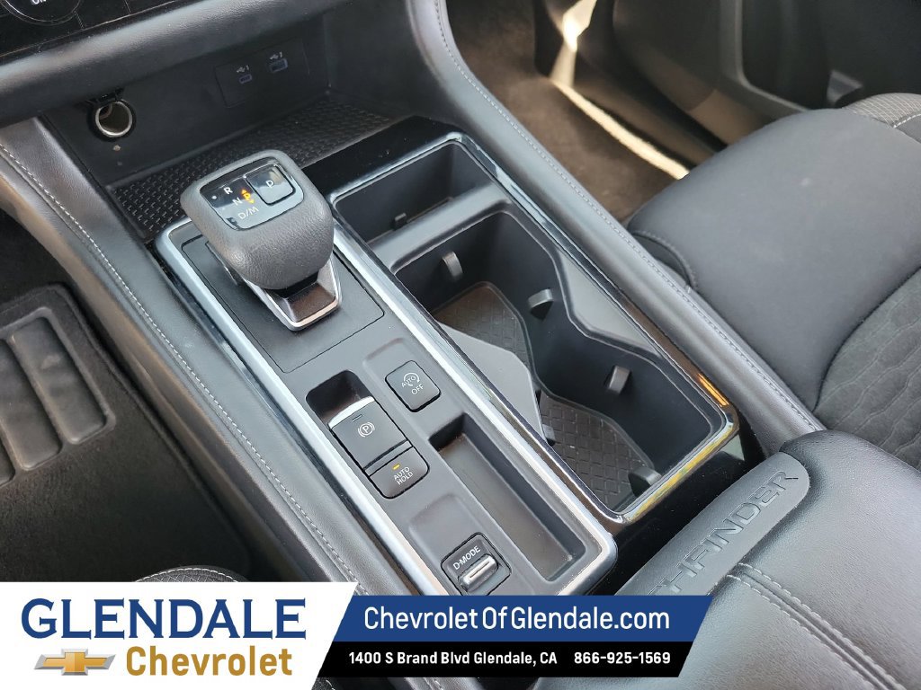 Used 2025 Nissan Pathfinder SV FWD image 26