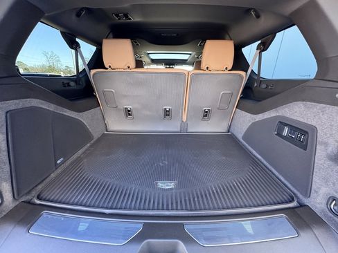 New 2026 Cadillac Escalade ESV Luxury w/ LPO, Radiant Package image 34