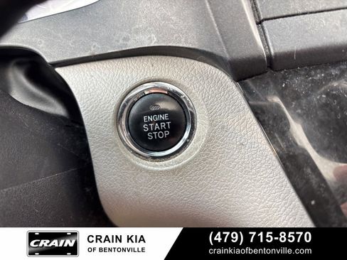 Used 2017 Toyota Sienna XLE w/ XLE Navigation Package FWD image 22