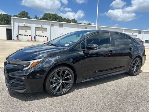 Used 2025 Toyota Corolla SE FWD image 5