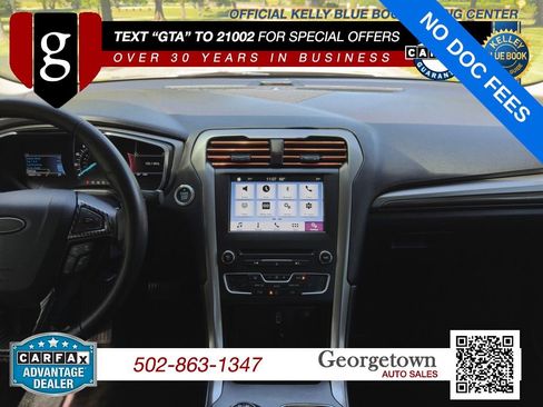 Used 2017 Ford Fusion SE w/ Fusion SE Technology Package FWD image 11