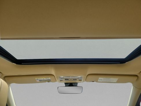 Used 2018 Toyota Highlander Limited FWD image 11