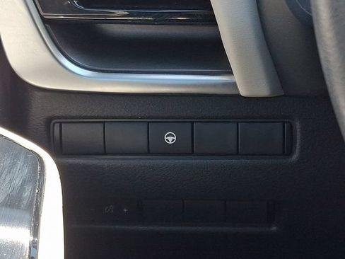 Used 2022 Nissan Rogue SV AWD/4WD image 22