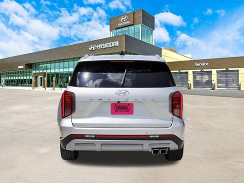Used 2023 Hyundai Palisade Limited FWD image 7