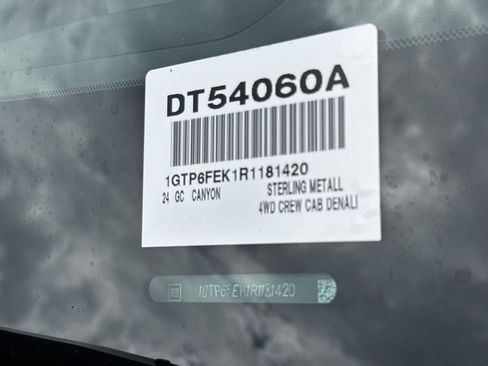 Used 2024 GMC Canyon Denali AWD/4WD image 36
