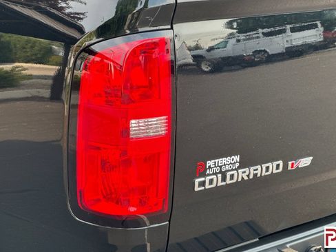 Certified 2019 Chevrolet Colorado Z71 w/ Z71 Midnight Edition AWD/4WD image 31