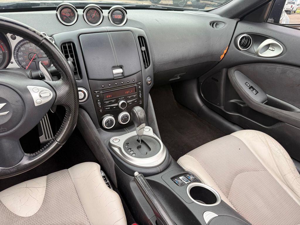 Used 2011 Nissan 370Z Touring RWD image 34