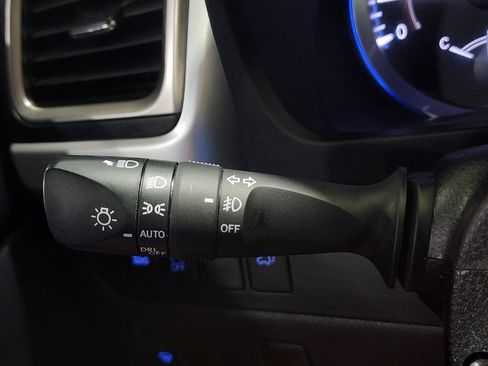 Used 2019 Toyota Highlander SE AWD/4WD image 11