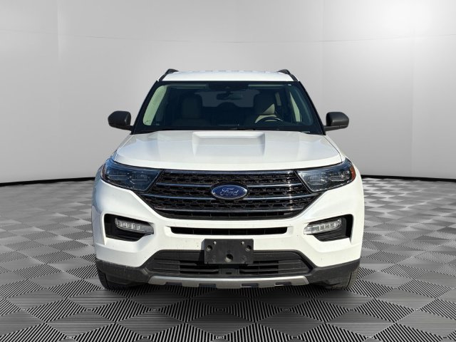 Used 2020 Ford Explorer XLT w/ Equipment Group 202A AWD/4WD image 8