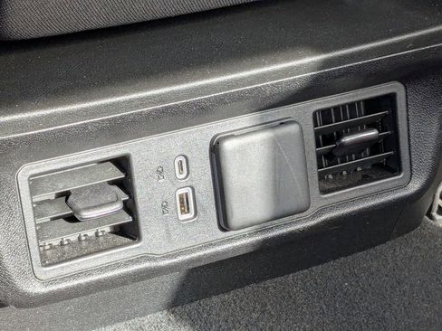 Used 2025 Chevrolet Silverado 1500 LT image 15