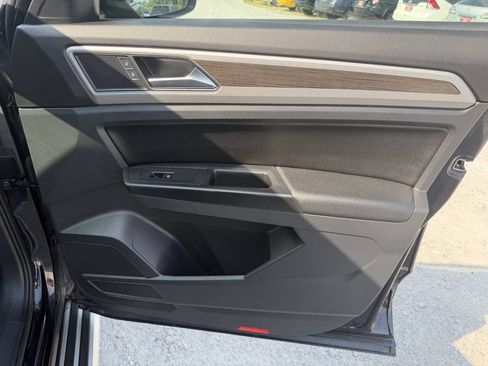 Used 2018 Volkswagen Atlas SEL AWD/4WD image 22