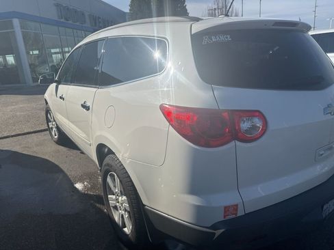 Used 2011 Chevrolet Traverse LT w/ Personal Connectivity Package image 7