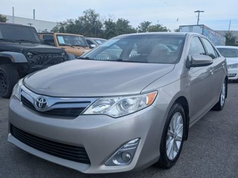 Used 2013 Toyota Camry XLE image 3