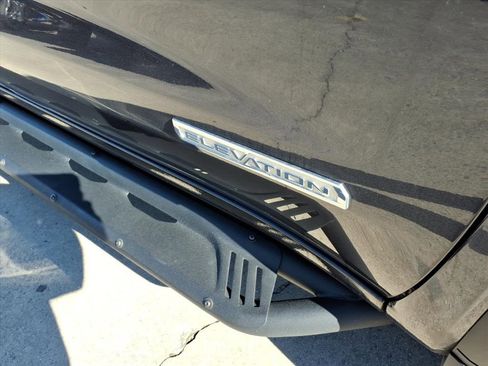 Used 2022 GMC Sierra 1500 Elevation image 10