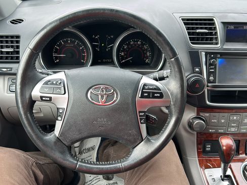 Used 2013 Toyota Highlander Limited FWD image 15