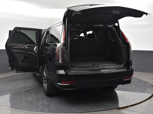 Used 2023 Cadillac Escalade Sport Platinum w/ Heavy-Duty Trailer Package AWD/4WD image 8