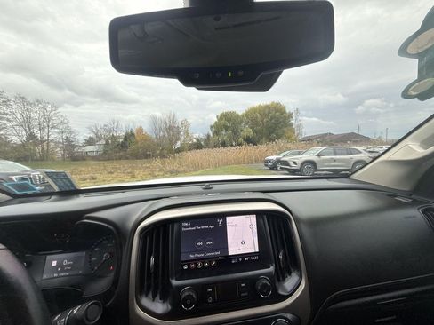 Certified 2022 GMC Canyon Denali image 10