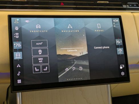 Used 2025 Land Rover Range Rover SV image 25