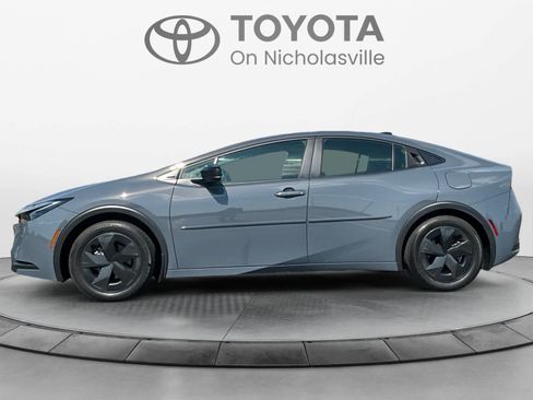 Used 2026 Toyota Prius LE FWD image 2