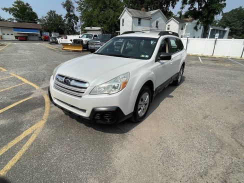 Used 2013 Subaru Outback 2.5i AWD/4WD image 3