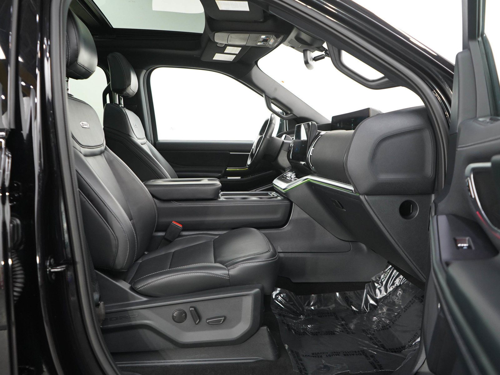 Used 2025 Ford Expedition Max Platinum w/ Stealth Appearance Package AWD/4WD image 12