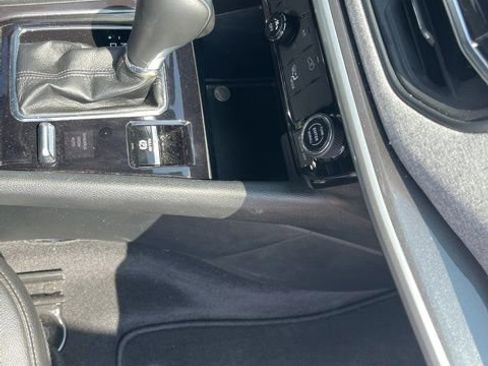 Used 2024 Jeep Compass Latitude image 24