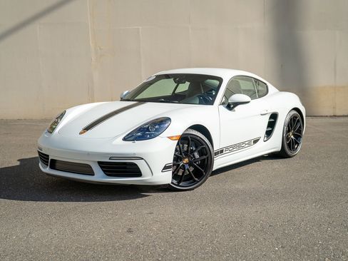 Used 2025 Porsche 718 Cayman image 1