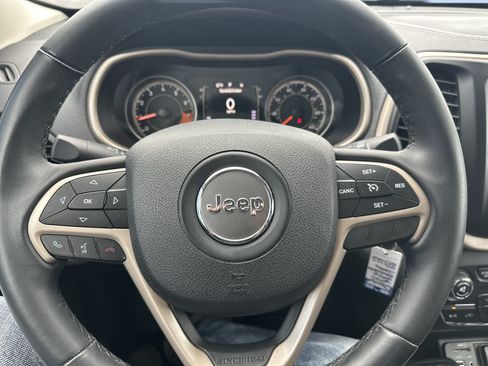 Used 2015 Jeep Cherokee Latitude AWD/4WD image 13