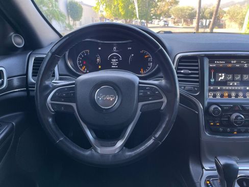 Used 2018 Jeep Grand Cherokee Limited RWD image 12