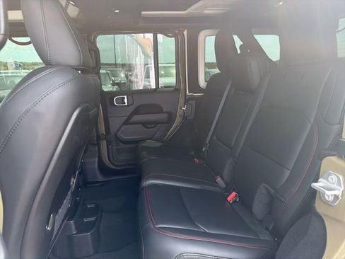 Used 2025 Jeep Wrangler Unlimited Rubicon image 14