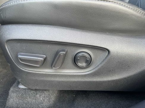 Used 2024 Toyota Highlander Platinum AWD/4WD image 14