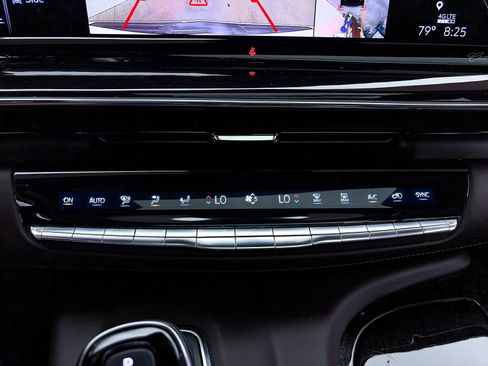 Used 2023 Cadillac Escalade ESV Sport Platinum AWD/4WD image 37