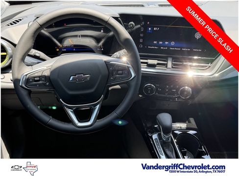 New 2026 Chevrolet Trax ACTIV w/ Sunroof Package FWD image 11