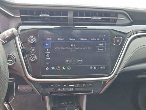 Used 2023 Chevrolet Bolt EUV LT image 6