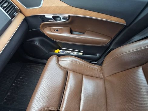 Used 2018 Volvo XC90 T6 Inscription w/ Convenience Package AWD/4WD image 4