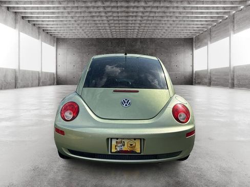 Used 2009 Volkswagen Beetle Coupe image 4