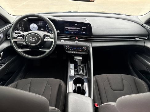 Used 2023 Hyundai Elantra SEL w/ Convenience Package FWD image 22