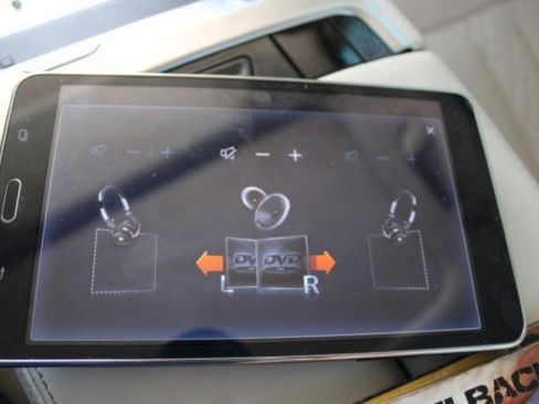 Used 2016 BMW 750i xDrive image 29