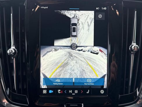 Certified 2024 Volvo V90 B6 Cross Country Plus image 23