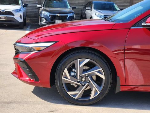 Used 2024 Hyundai Elantra Limited FWD image 15