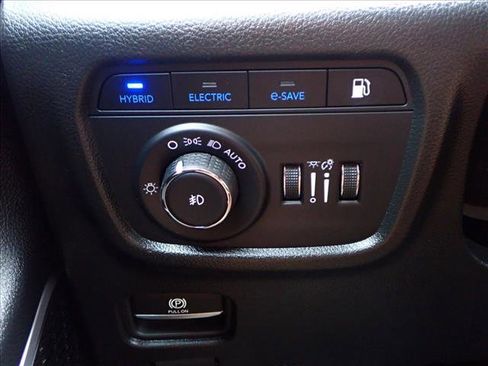 Used 2024 Jeep Grand Cherokee Limited 4xe image 28