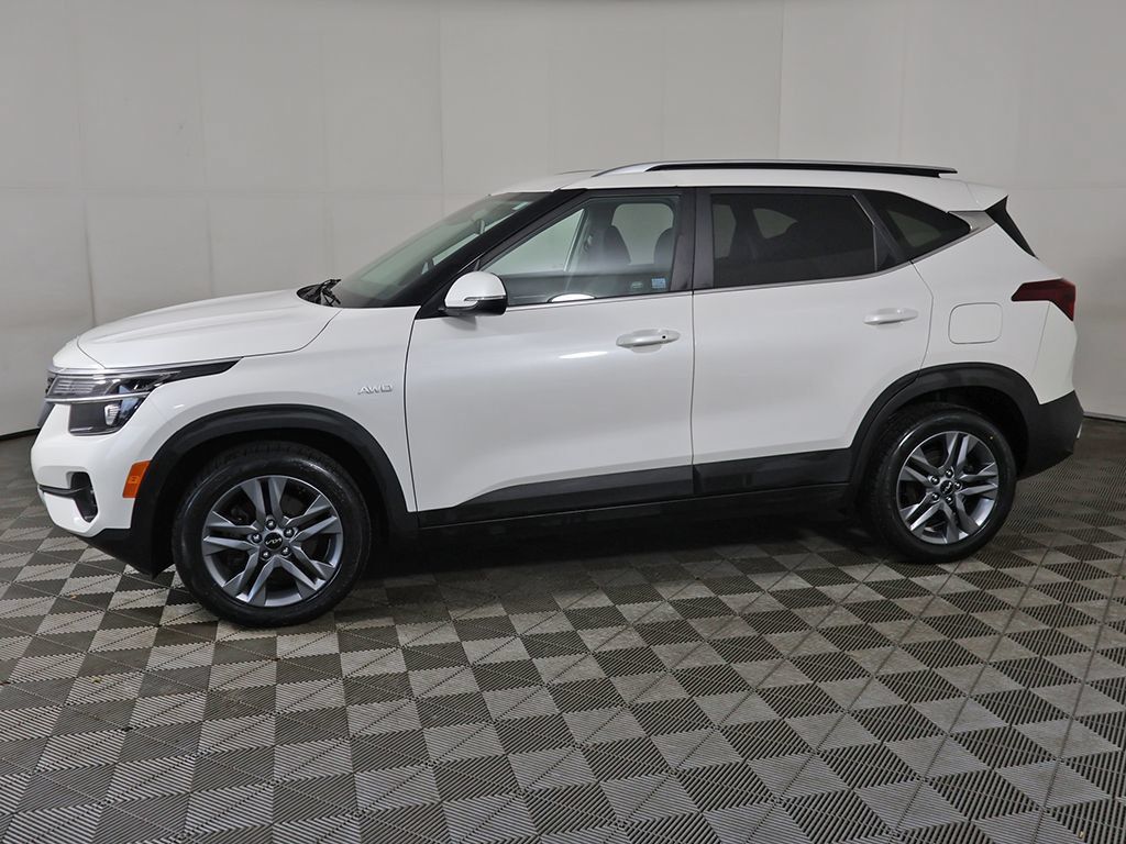 Used 2022 Kia Seltos S AWD/4WD image 16
