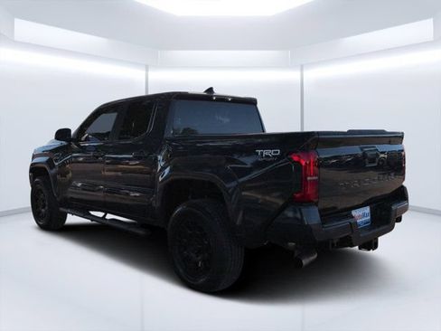 Used 2025 Toyota Tacoma TRD Sport RWD image 5