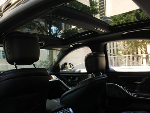Used 2022 Mercedes-Benz S 500 4MATIC image 18