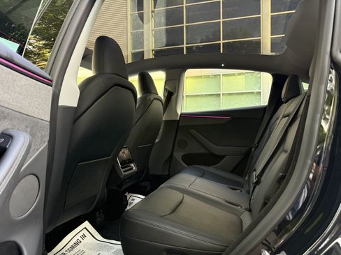 Used 2026 Tesla Model Y Long Range RWD image 22
